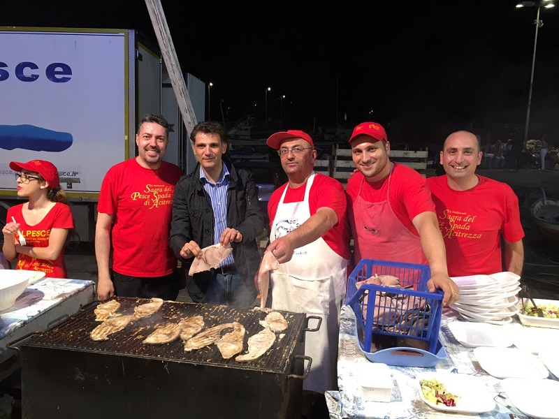 Aci Trezza: boom di presenze per la sagra del pesce spada, a luglio il “bis” dell’evento